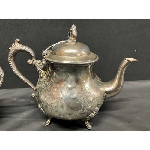 59 - EDWARDIAN SILVER PLATED BACHELORS TEA SET