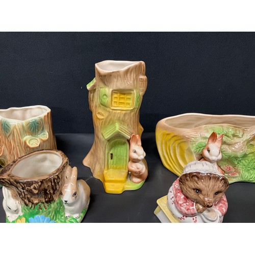 60 - COLLECTION OF WOODLAND VASES AND 3 BESWICK FIGURES