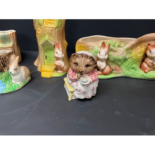 60 - COLLECTION OF WOODLAND VASES AND 3 BESWICK FIGURES