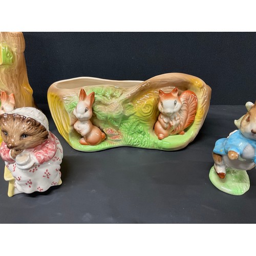 60 - COLLECTION OF WOODLAND VASES AND 3 BESWICK FIGURES