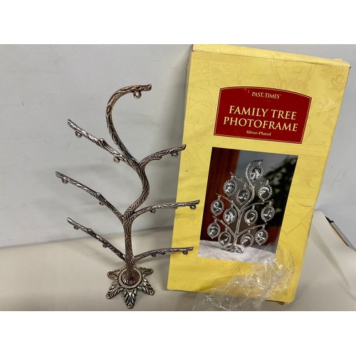 93 - BOX OF COSTUME JEWELLERY AND PHOTO FRAME