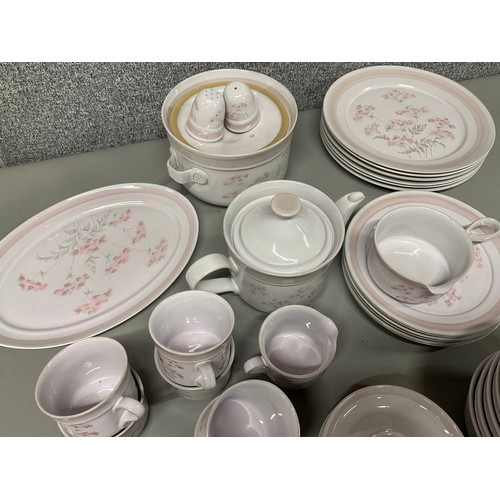 BOX OF DENBY CHINA BRITTANY PATTERN DINNERWARE APPROX 47 PIECES