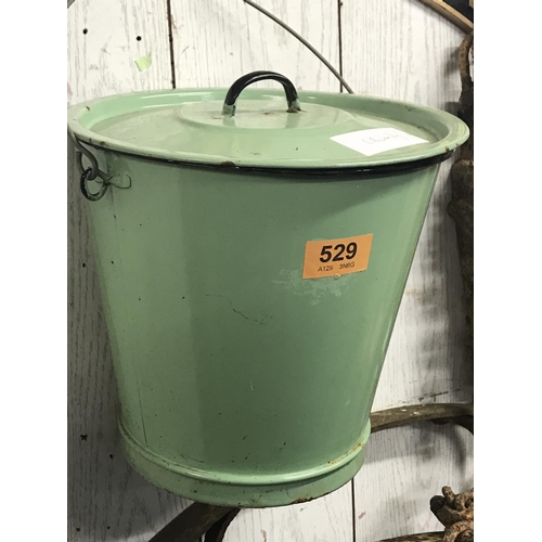 529 - Green Enamel Waste Bucket With Lid