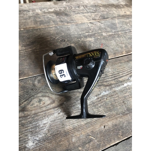 39 - ABU Cardinal Black Max 3 reel