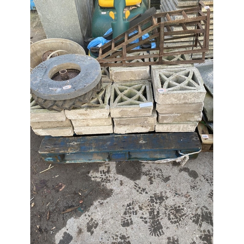 406 - Pallet concrete garden tiles