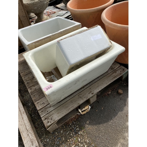 396 - Large glazed sink