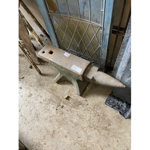 1074 - Large Blacksmiths anvil