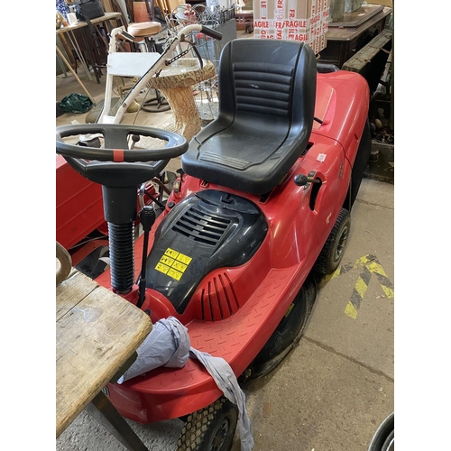 1103 - 725V ride on lawn mower good working order