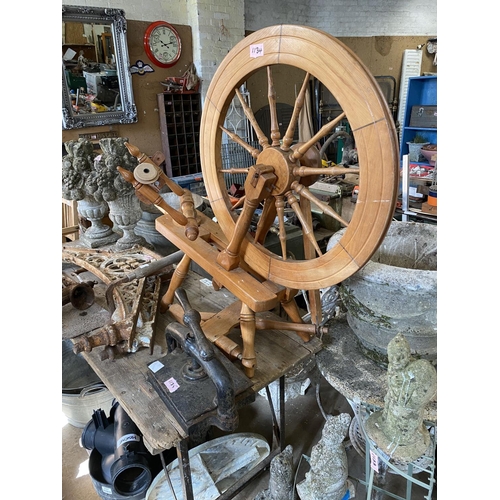 1134 - Cherry wood spinning wheel