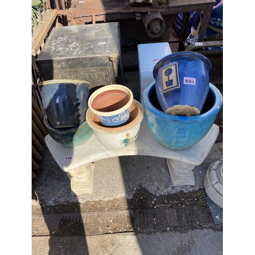 601 - Quantity glazed flowerpots