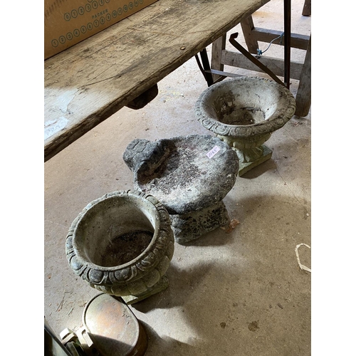 1165 - 3 reconstituted stone pots & birdbaths