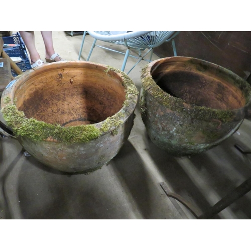 780 - Pair of antique terracotta pots diameter 20