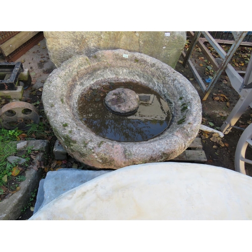 456 - Circular granite trough diameter 47