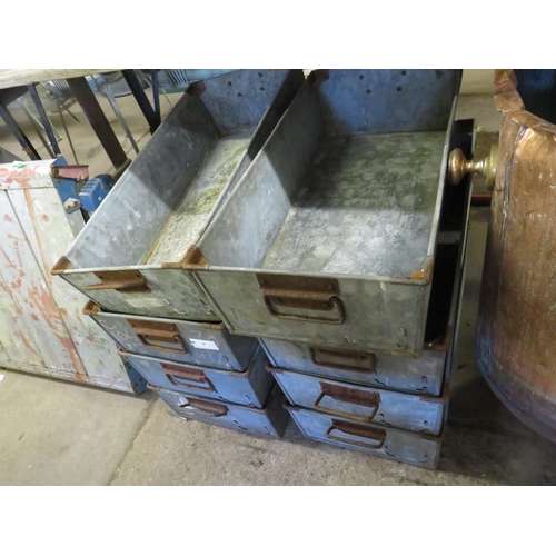 967 - 8 galvanised storage trays