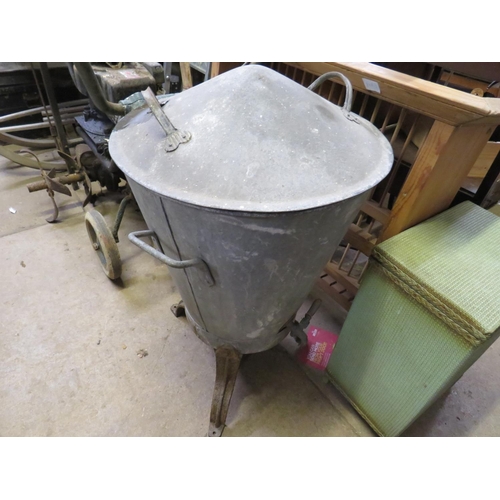 496 - 10 gallon Victorian hot water urn