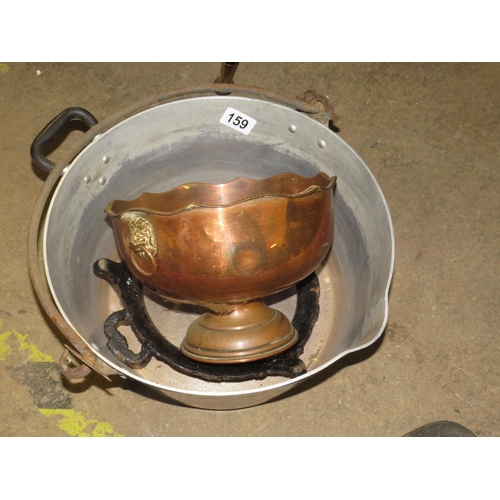 159 - Copper punch bowl,preserve pan & iron bracket