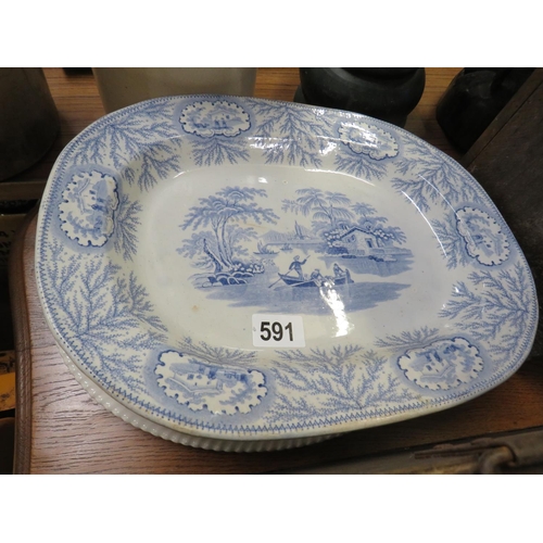 591 - Collection blue & white meatplates