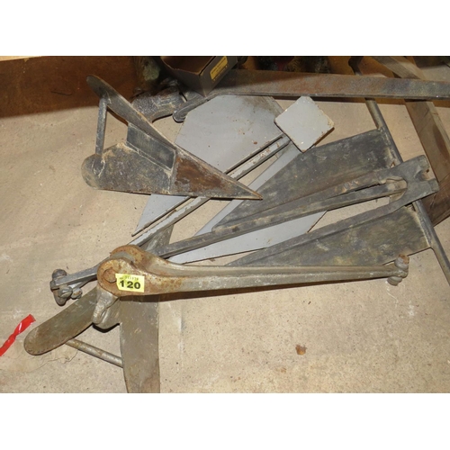 120 - 4 galvanised anchors