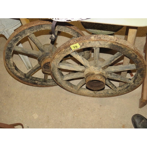 70 - Pair cart wheels diamter 26