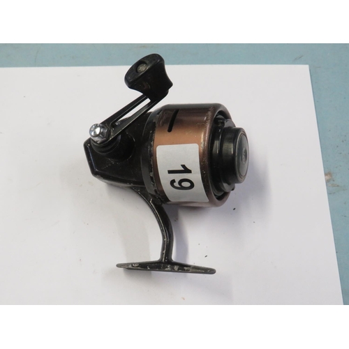 19 - Shakespeare 2260 closed face spinning reel