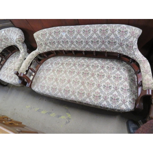 524 - Edwardian upholstered saloon couch