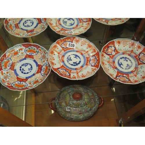 539 - 3 imari dishes