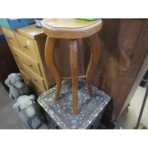 679 - Oak stool