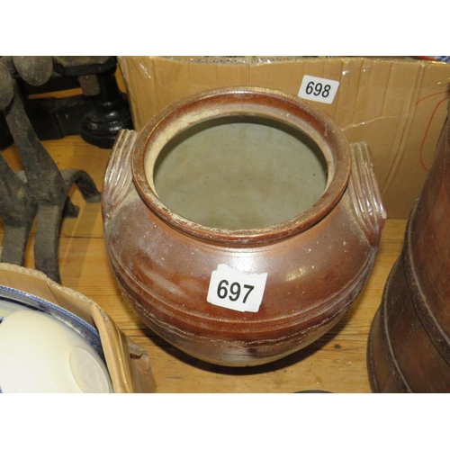 697 - 2 handled pot,no lid