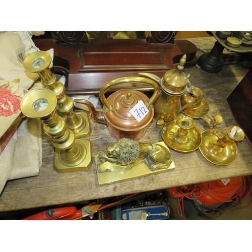 712 - Quantity copper and brassware