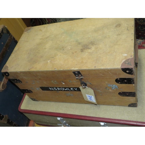 795 - Small wooden trunk