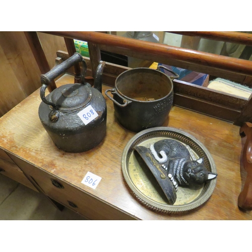 808 - Iron saucepan,kettle etc