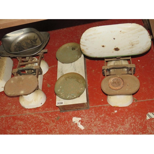 328 - 4 kitchen enamel scales