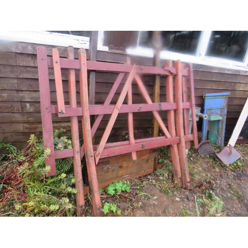 504 - Pair shafts & cart handles