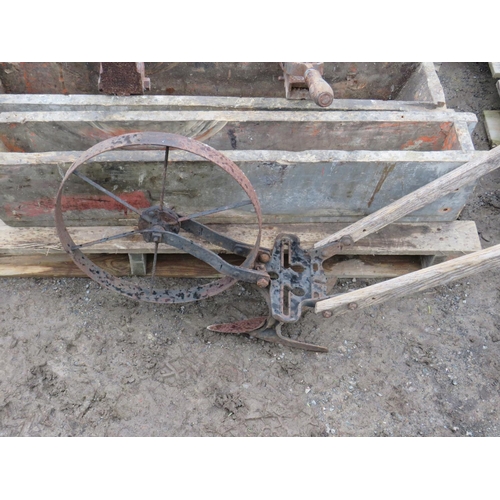 524 - Push hand plough makers Planet Junior