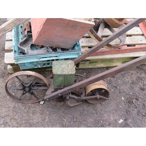 525 - Push seed drill makers Planet Junior