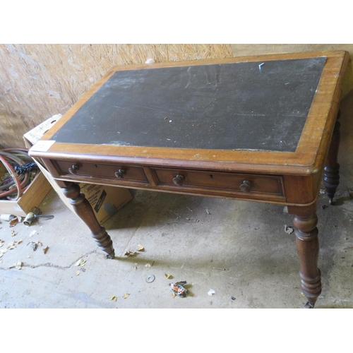 1021 - Victorian mahogany & leather topped 2 drawer office table