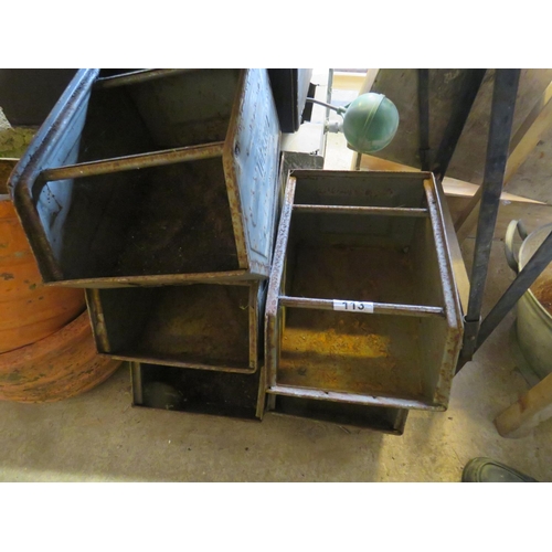 113 - 5 storage boxes