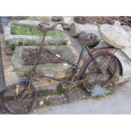 575L - Bicycle used by the Wandsworth escape prisoner