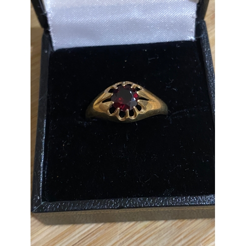 109F - 9ct gold ruby ring