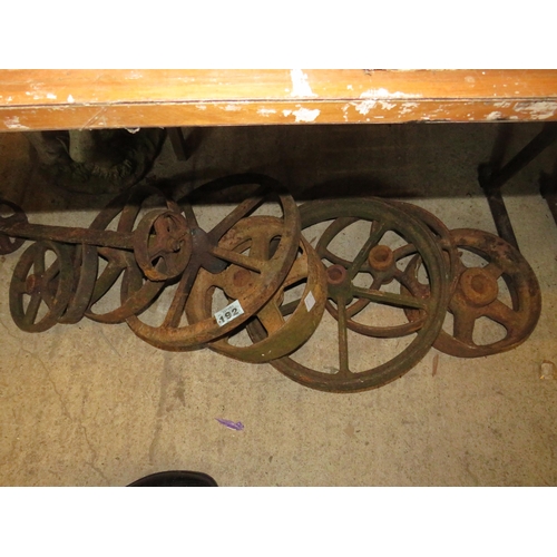 192 - Collection iron wheels