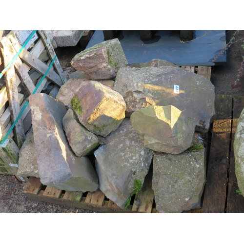 377 - Pallet stone rocks