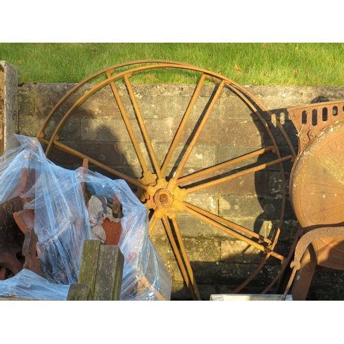 325 - Par machinery wheels diameter 4ft