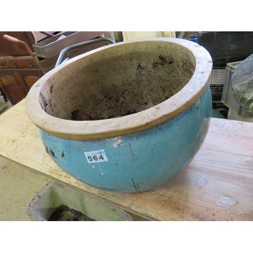 964 - Glazed pot diameter 20