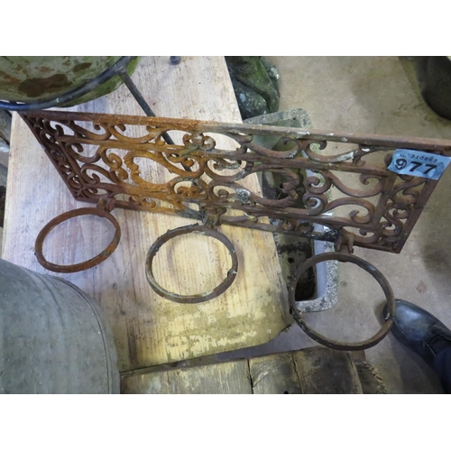 977 - Wrought iron iron 3 plant pot stand