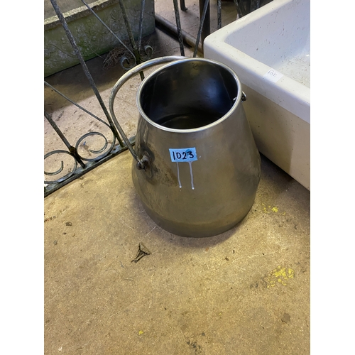 1023 - Stainless steel milk
 bucket