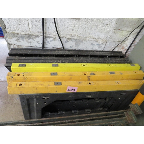 Lot 523       