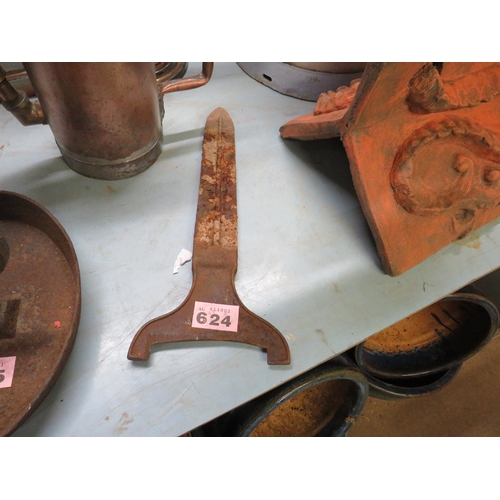 Lot 624       