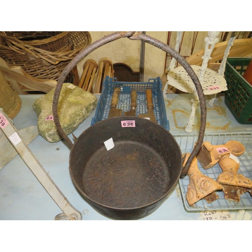 Lot 636       