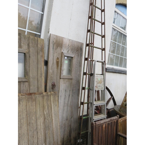 520J - Door