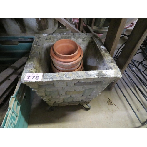 779 - Planter & terracotta pots